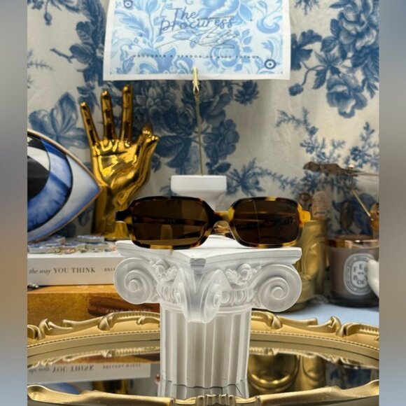 🆕 MIU MIU 🧿 NWOT Miu Regard Rectangular Sunglasses, Tortoiseshell, Beige Lens - Picture 12 of 16